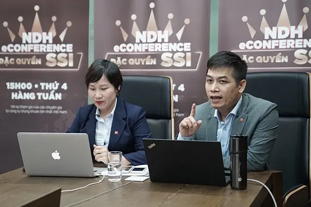 Bà Nguyễn Thị Thu Dung và ông Nguyễn Chí Trung tại buổi chia sẻ