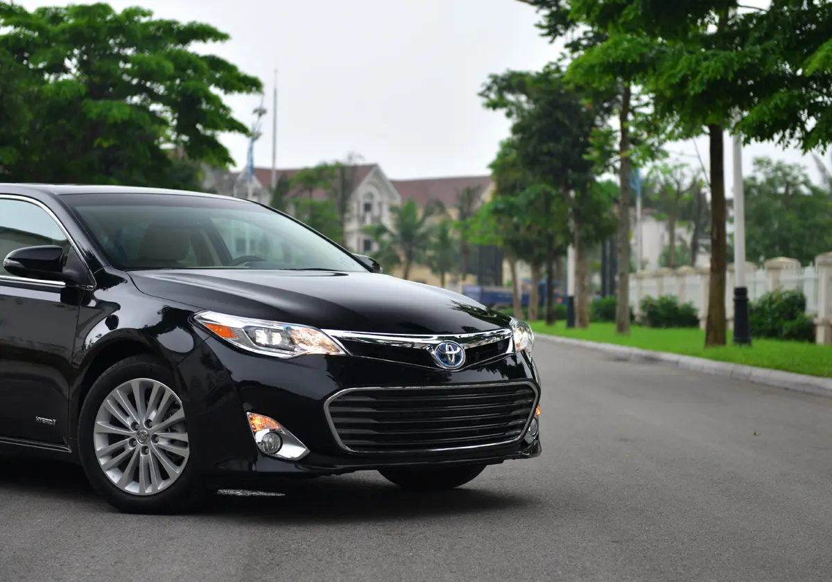 Đầu xe Toyota Avalon với lưới tản nhiệt lớn
