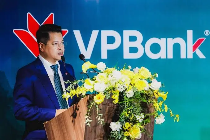 Chủ tịch Ngô Chí Dũng và mẹ đăng ký mua 21 triệu cổ phiếu VPB