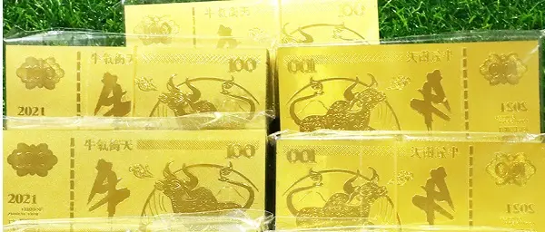 Những tờ tiền lưu niệm in hình trâu mạ vàng