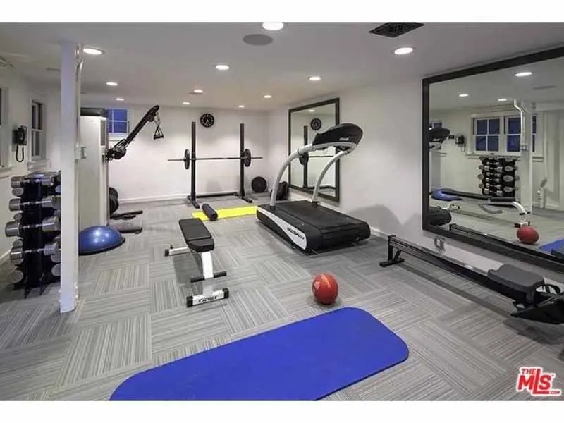 Phòng tập gym hiện đại