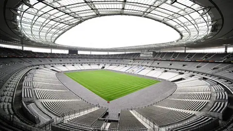 Sân vận động Stade de France nằm ở phía bắc Paris