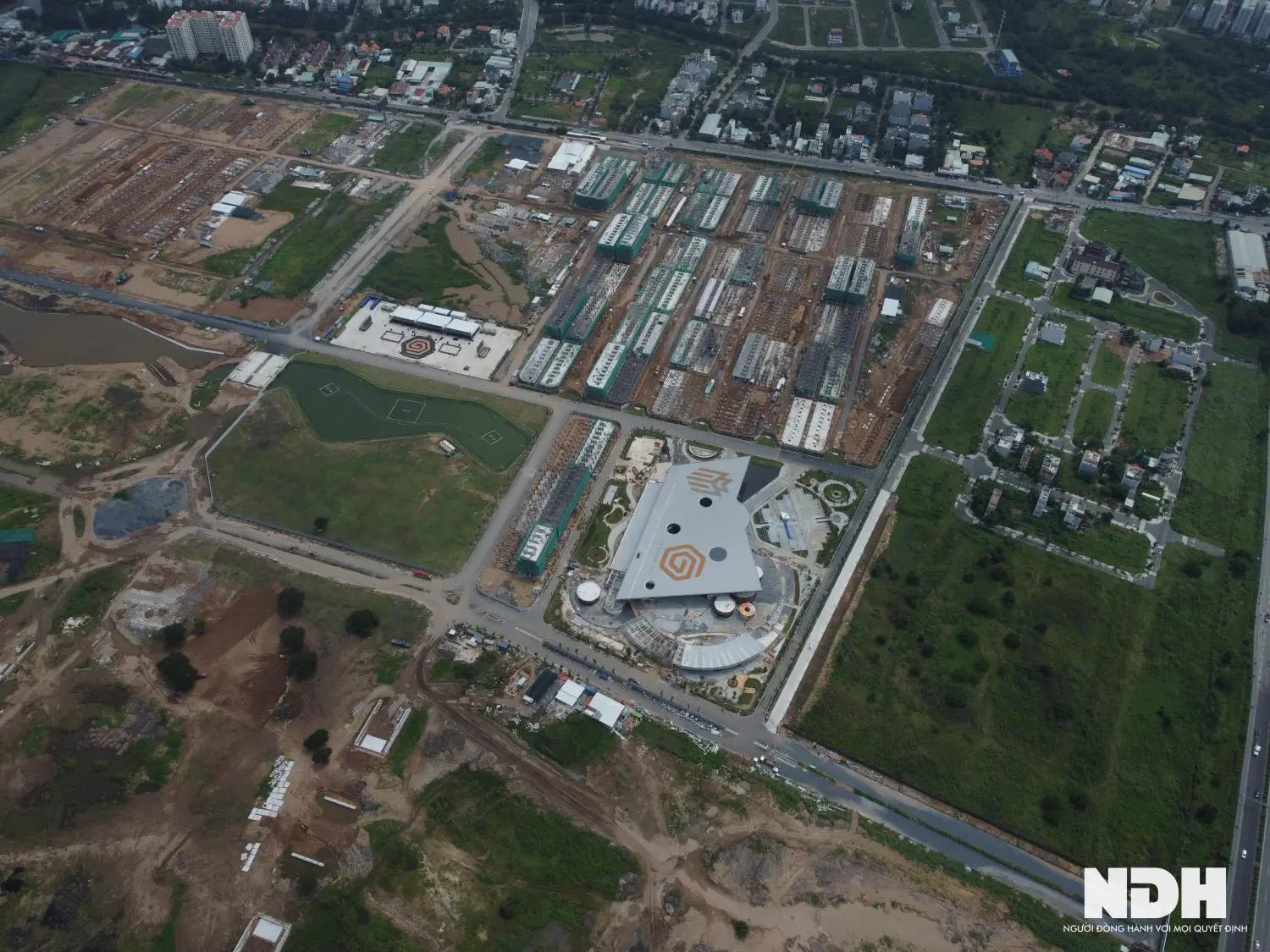 Tại dự án này, Masterise Homes dự kiến phát triển khu đô thị với đầy đủ tiện ích, bao gồm các căn hộ cao và thấp tầng, biệt thự, trường học, y tế và h