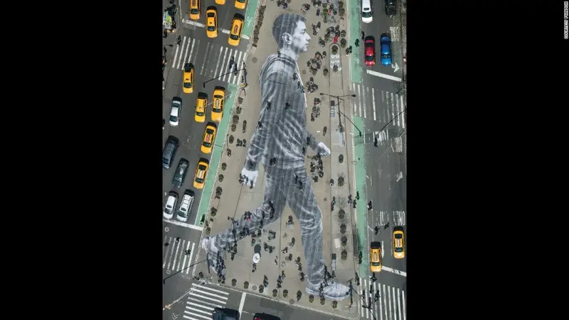 Tờ New York Times đặt hàng tác phẩm này cho ấn phẩm Walking New York của họ năm 2015