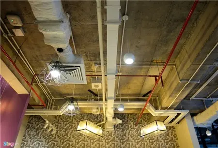 Trần nhà được thiết kế theo phong cách factory design, khá quen thuộc tại Việt Nam hiện nay. Theo đại diện của Dreamplex, hệ thống camera tại không gian này sẽ 
