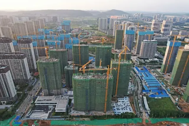 Trung Quốc đẩy mạnh hỗ trợ các dự án đình trệ nhằm ổn định tâm lý người dân