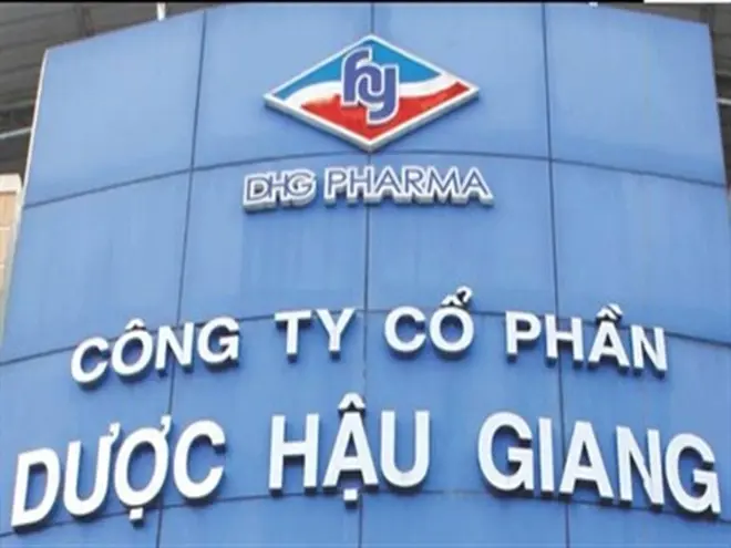 Biển hiệu Công ty cổ phần Dược Hậu Giang với logo DHG Pharma
