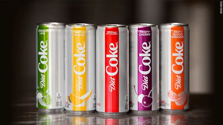 Năm lon Diet Coke vị mới xếp hàng ngang