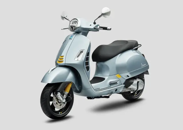 Xe tay ga Vespa GTS Super Tech 300 màu xanh nhạt